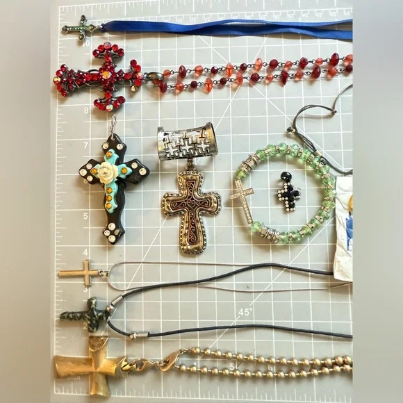 Vintage Christian Cross Jewelry Repurpose Lot - Picture 16 of 17